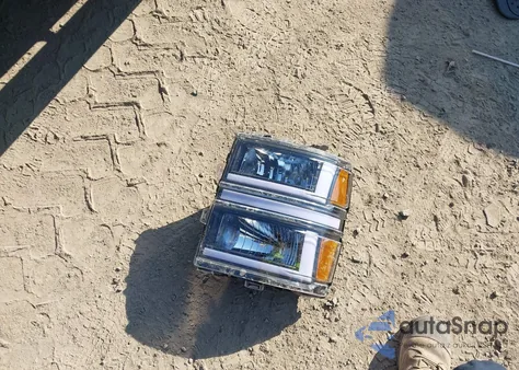 2015 Chevrolet Silverado 1500 2Lt z USA, uszkodzony, nr VIN 1GCVKREC6FZ224546